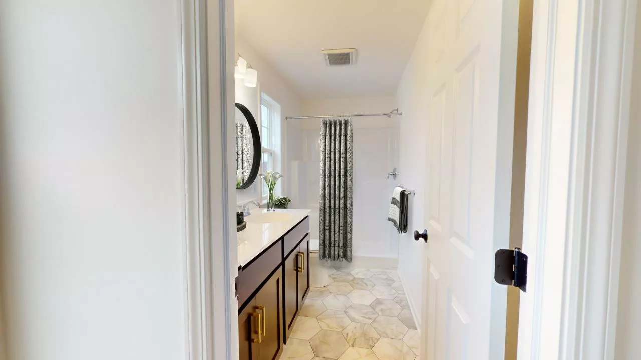 Rockford Owners' Bathroom